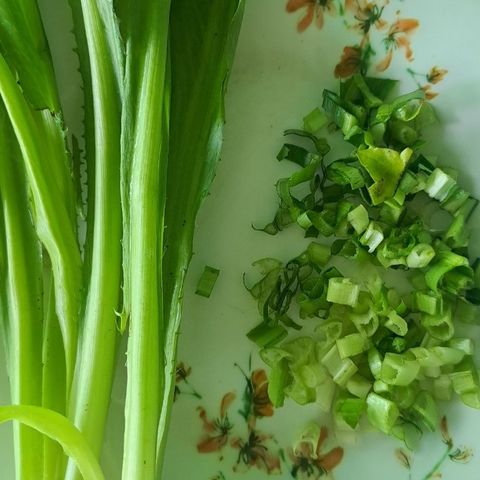  Ngò gai tặng kèm 