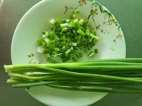  Hành lá tặng kèm 